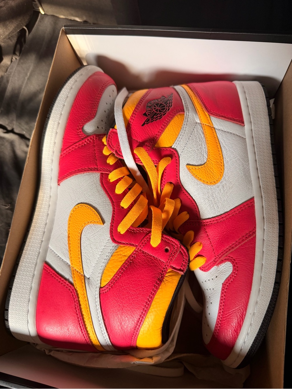 Air Jordan 1 Retro High OG Light Fusion Red